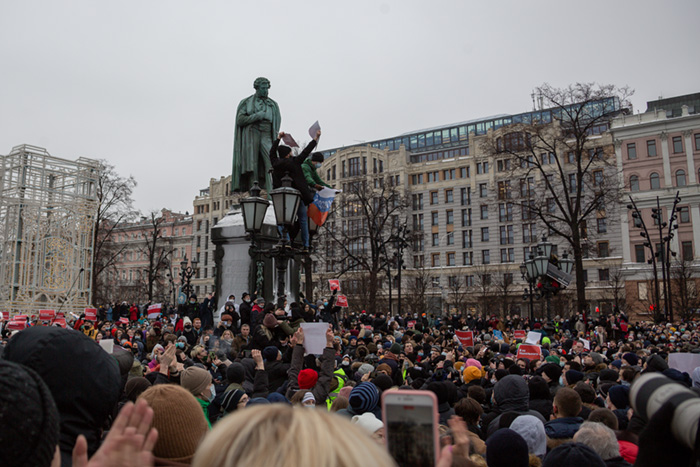 Protestors rallying in Pushkin Square at a rally in support of Alexei Navalny / Photo: Dan Storyev